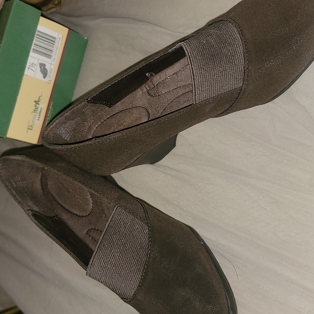 Black shoes size 7 1/2